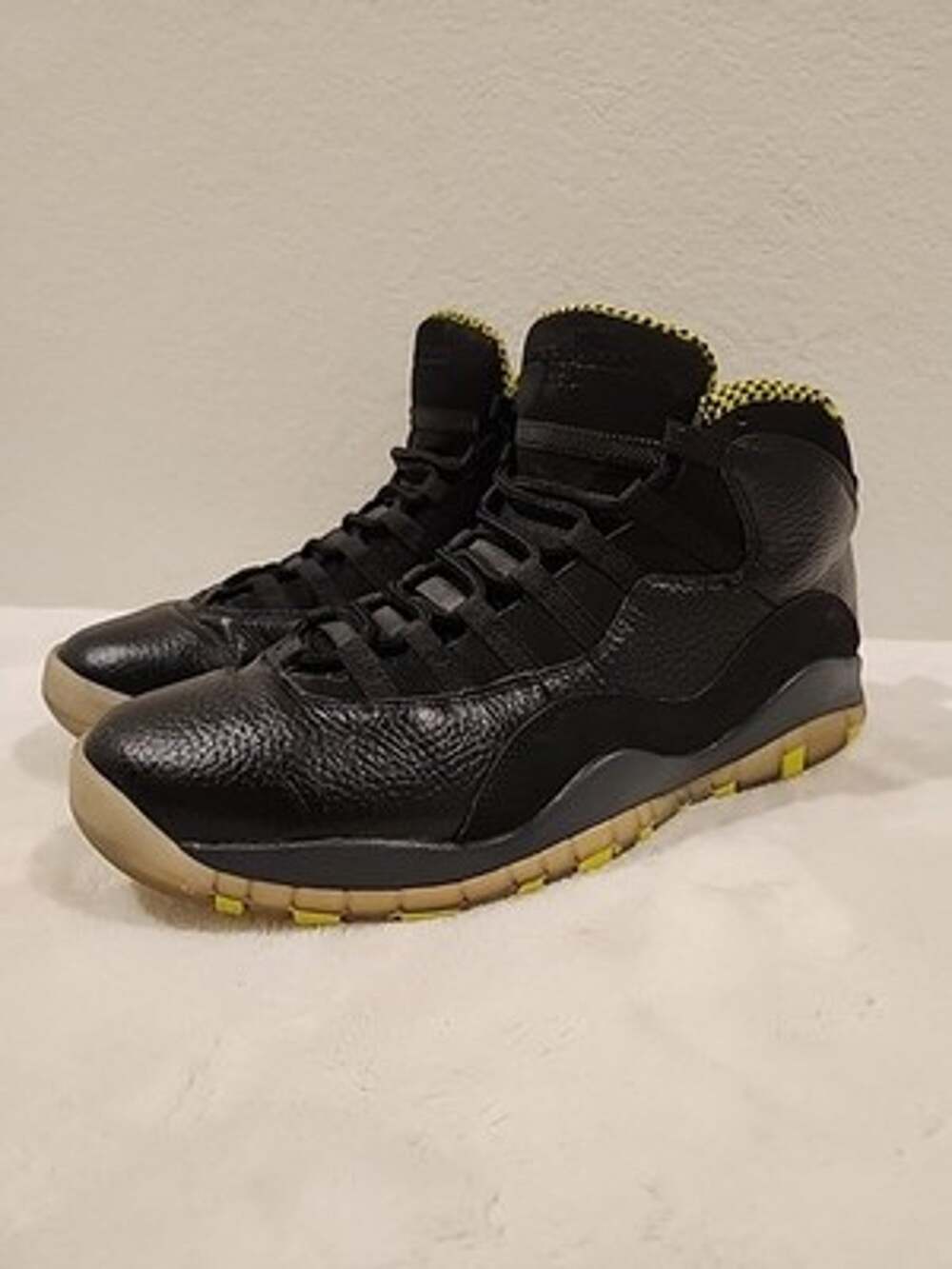 Men's 11.5 Nike Air Jordan 10 Retro "Venom" sneakers Basketball Shoes Black